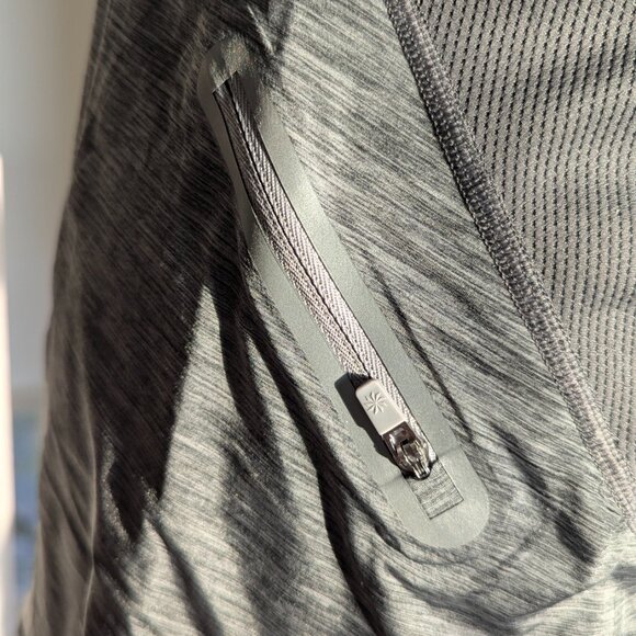 Set of 2 Workout Tops Altheta and Nike - Picture 7 of 13